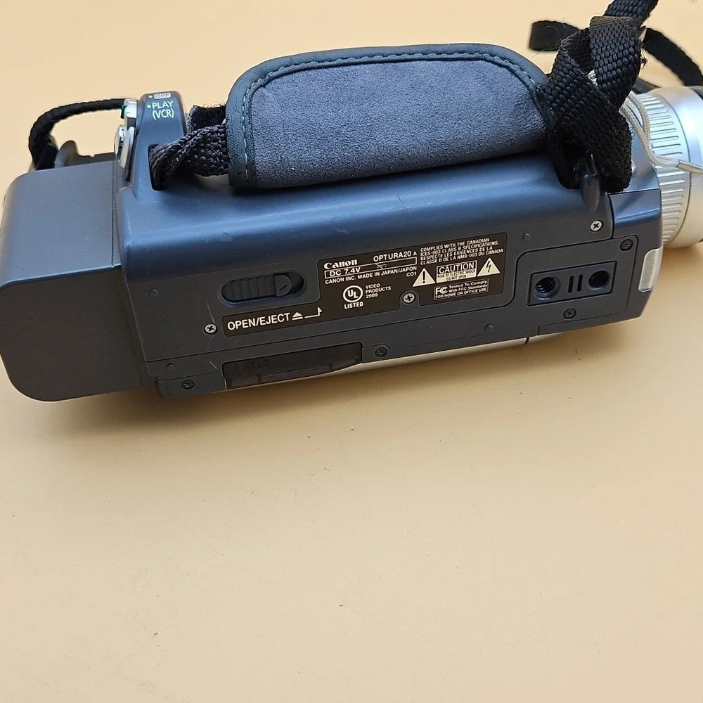 Canon Optura 20 Camcorder Camera Mini DV UNTESTED AS IS FOR PARTS